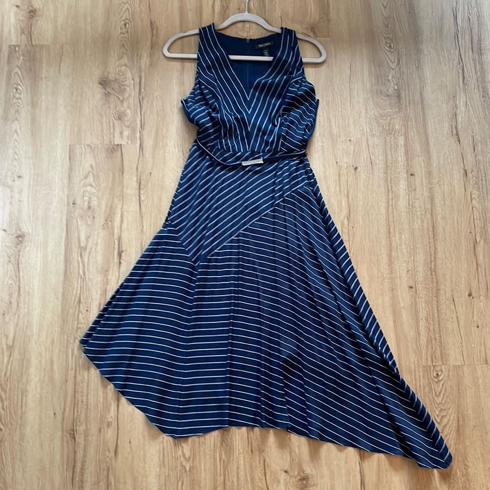White House Black Market dress~~size 4